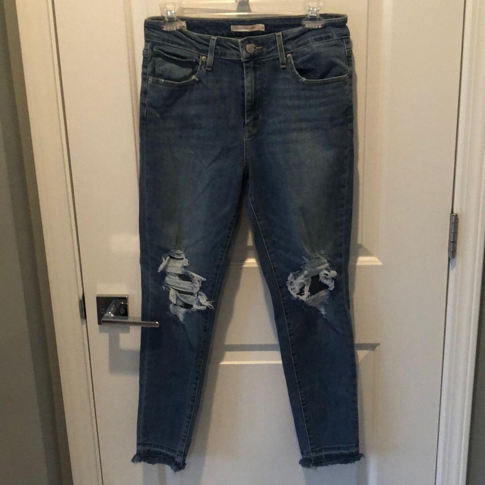 Women’s Levi jeans